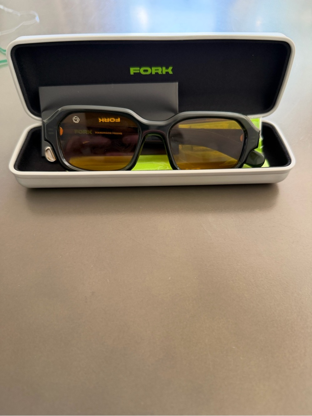UNISEX- FORK SLOW BURN SUNGLASSES